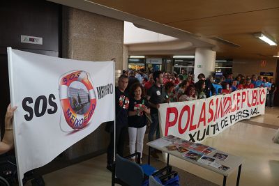 2016 06 01 ProtestaPecheDesmantelamentoMeixoeiroVigo03.JPG
